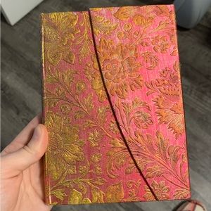 Vintage looking magnetic journal